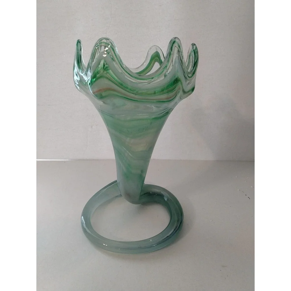 Slag Glass Stretch Ruffled Top Vase Green Swirl Art Glass Centerpiece 10